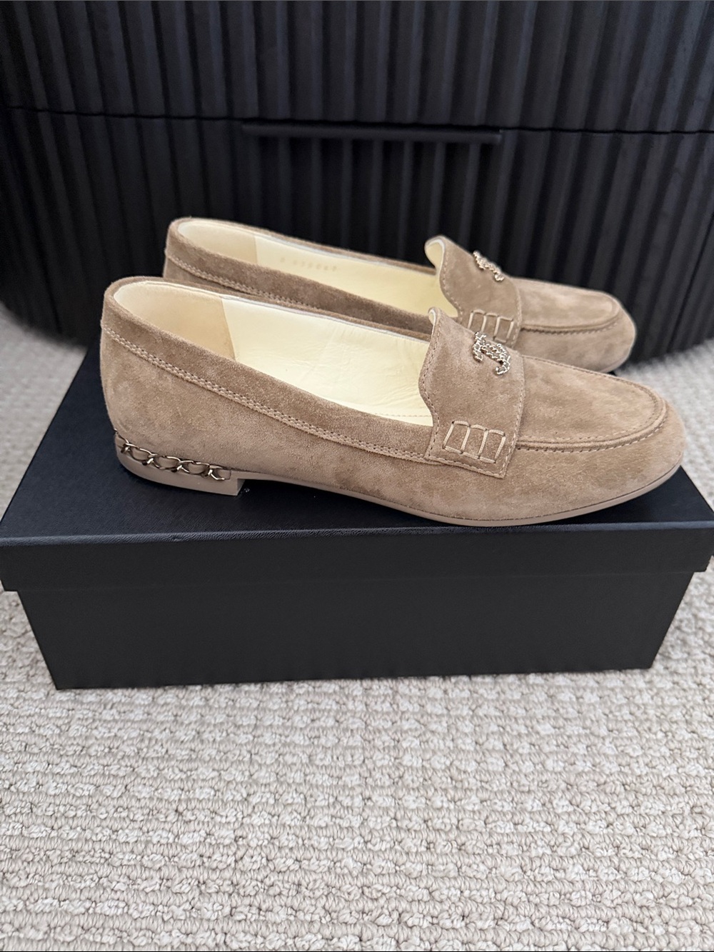 CHANEL Beige Suede CC Logo Loafers - Picture 3 of 9